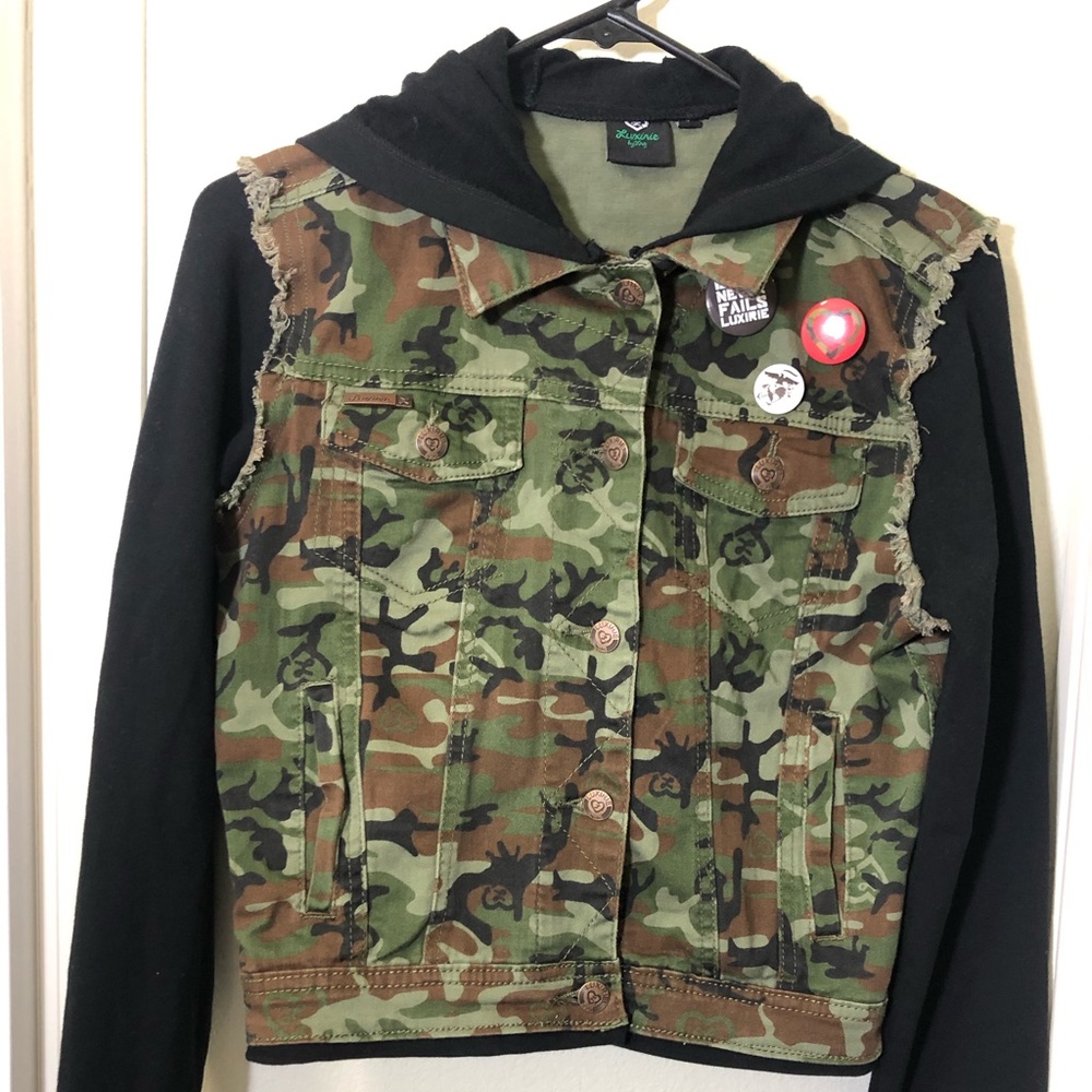 Luxirie by LRG Womens camouflage Jacket